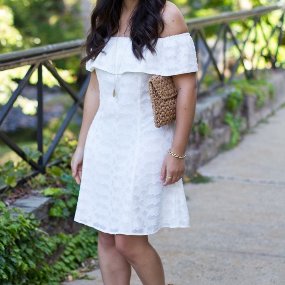 🕊 Wren white lace off the shoulder dress - Picture 4 of 6